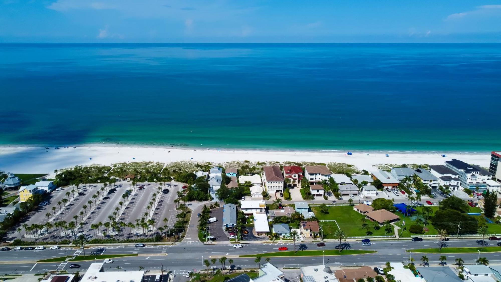 Carousel Suites -Redington Shores Exterior photo