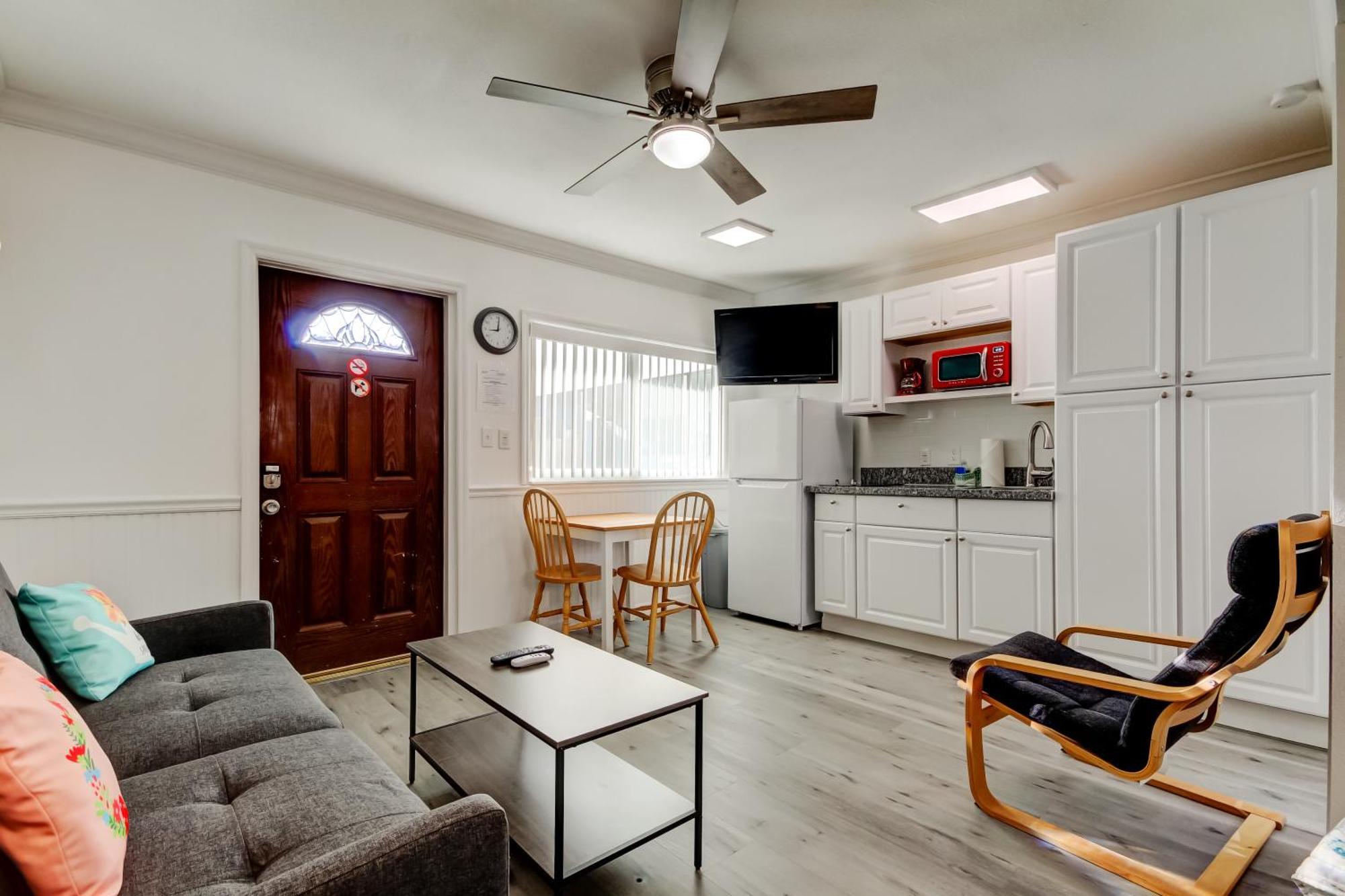 Carousel Suites -Redington Shores Exterior photo