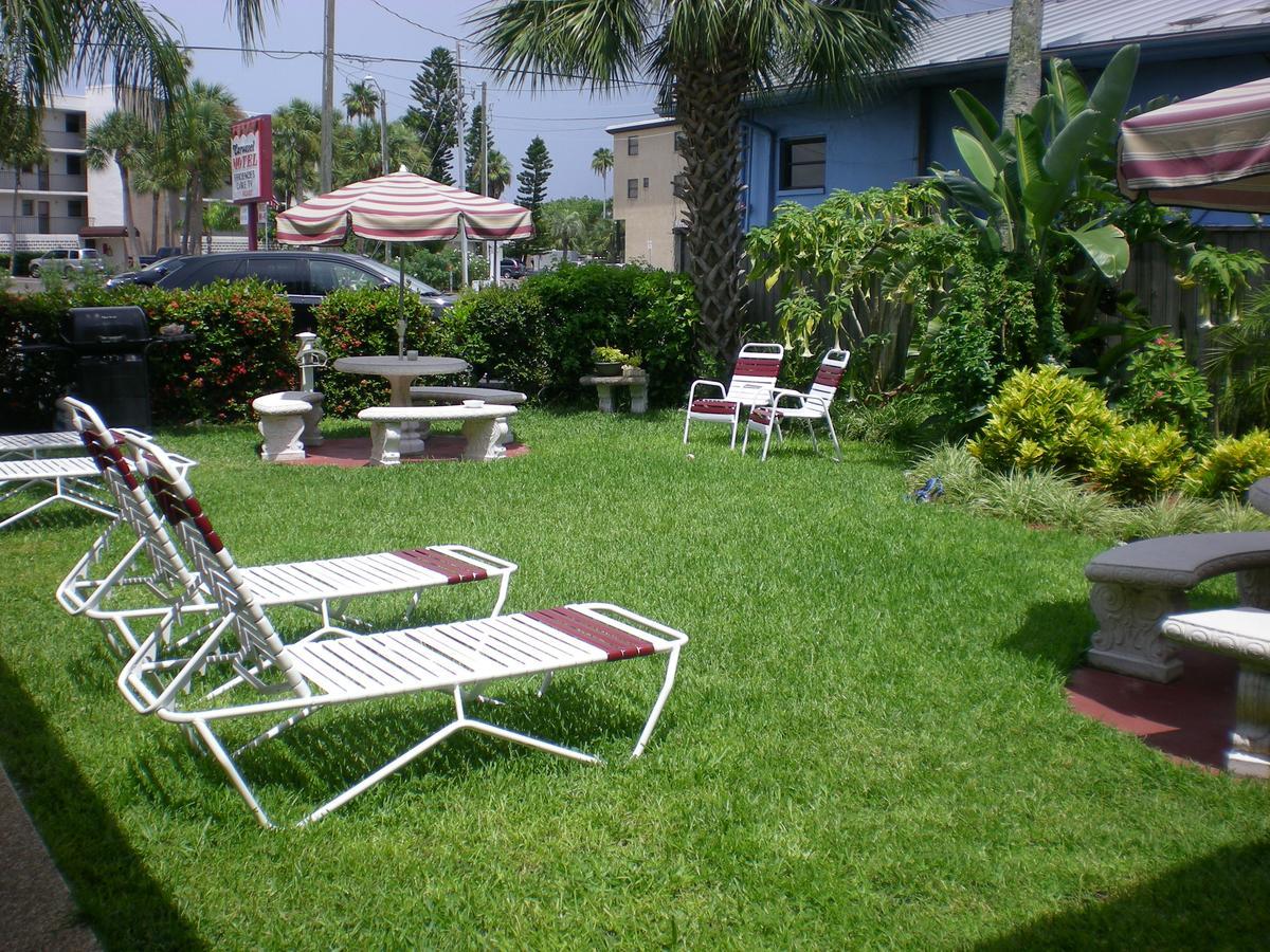 Carousel Suites -Redington Shores Exterior photo